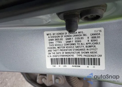 2017 Honda Civic Touring z USA, uszkodzony, nr VIN 2HGFC1F9XHH634745